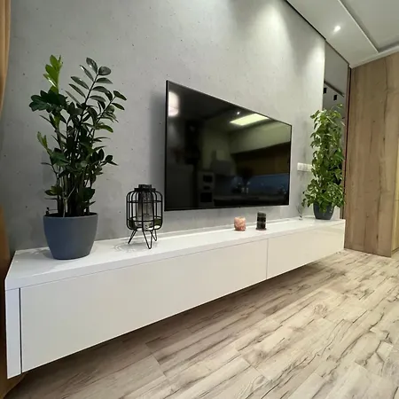 Cozy Close To The Center