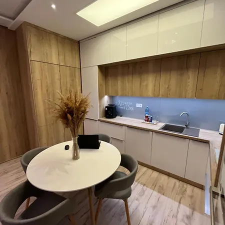 Cozy Close To The Center